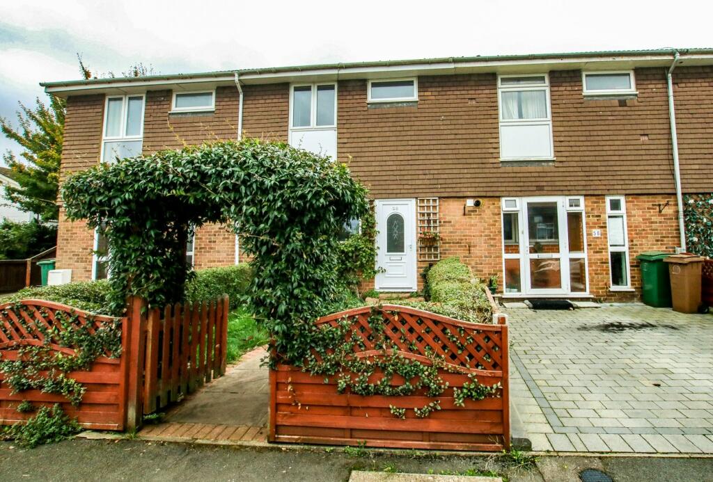 3 bed Mid Terraced House for rent in Wallington. From Homecare Estates - Wallington