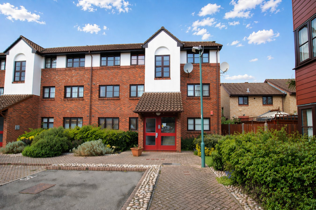 2 bed 1st Floor Flat for rent in Wallington. From Homecare Estates - Wallington