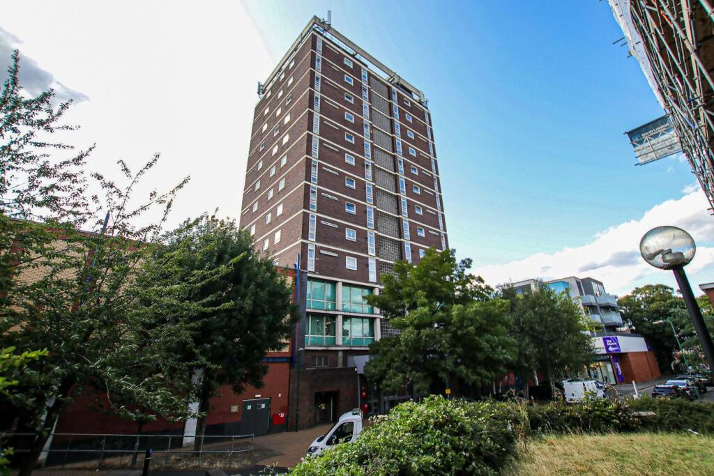 2 bed 1st Floor Flat for rent in Wallington. From Homecare Estates - Wallington