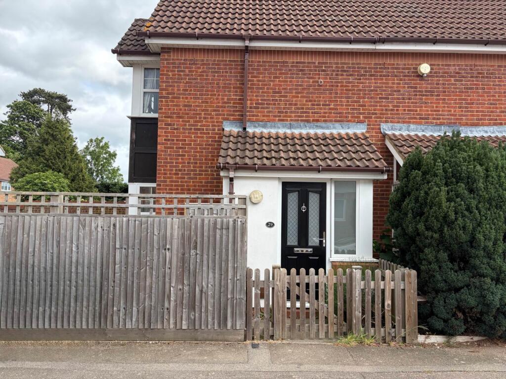 1 bed Semi Detached for rent in Newport Pagnell. From Homes on Web Ltd - Newport Pagnell 1 bed Semi Detached for rent in Newport Pagnell. From Homes on Web Ltd - Newport Pagnell