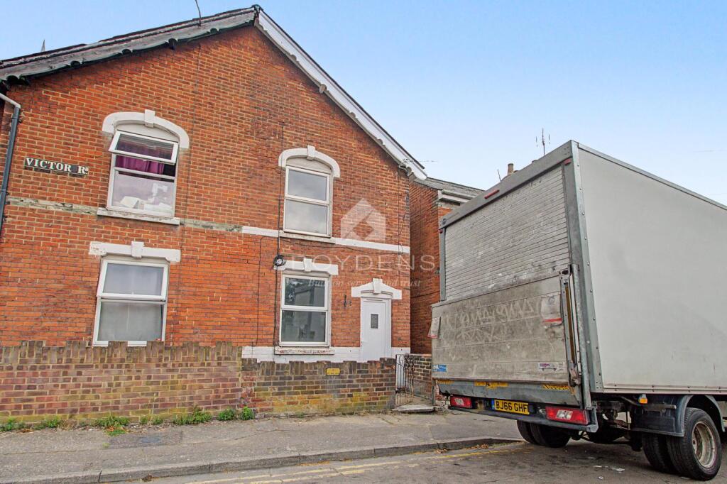 2 bed Mid Terraced House for rent in Colchester. From Boydens - Colchester