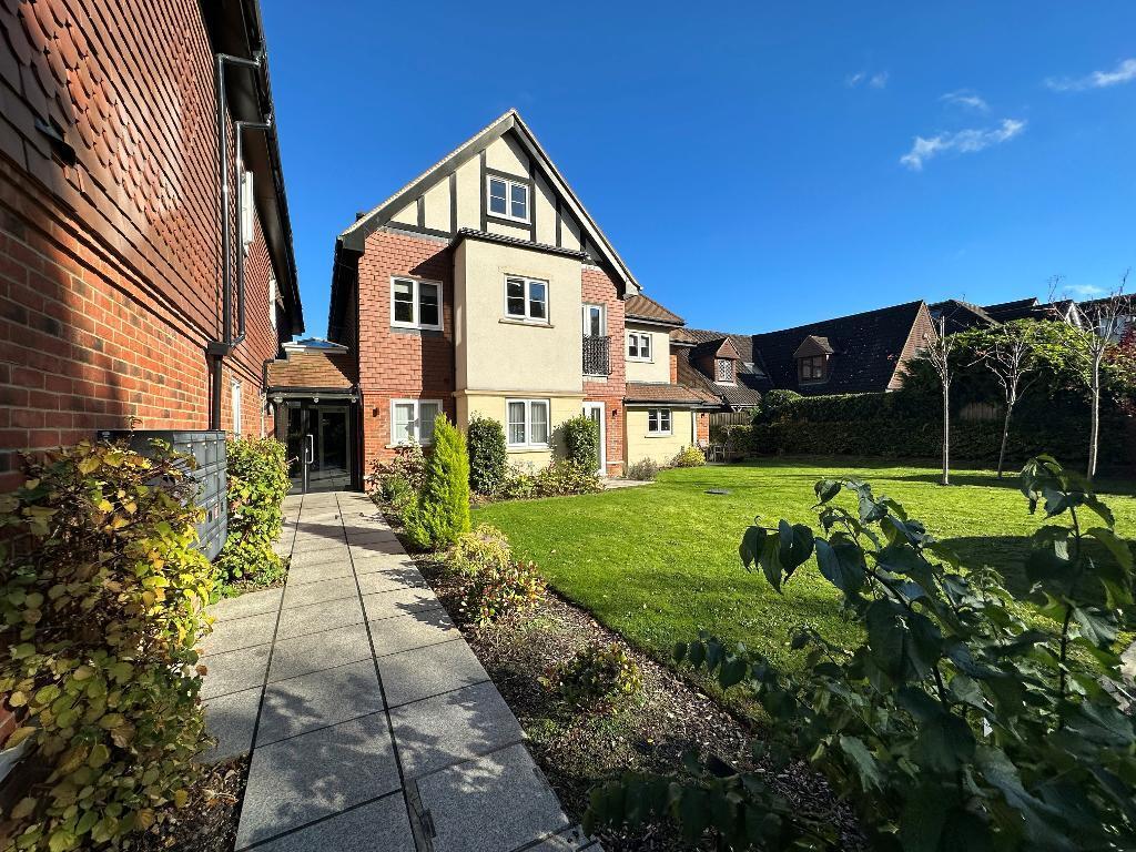 2 bed House (unspecified) for rent in Warlingham. From Hubbard Torlot - Sanderstead