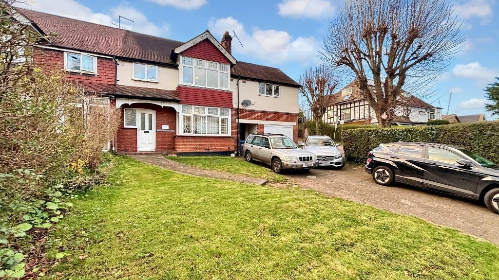 3 bed 1st Floor Flat for rent in Purley. From Hubbard Torlot - Sanderstead