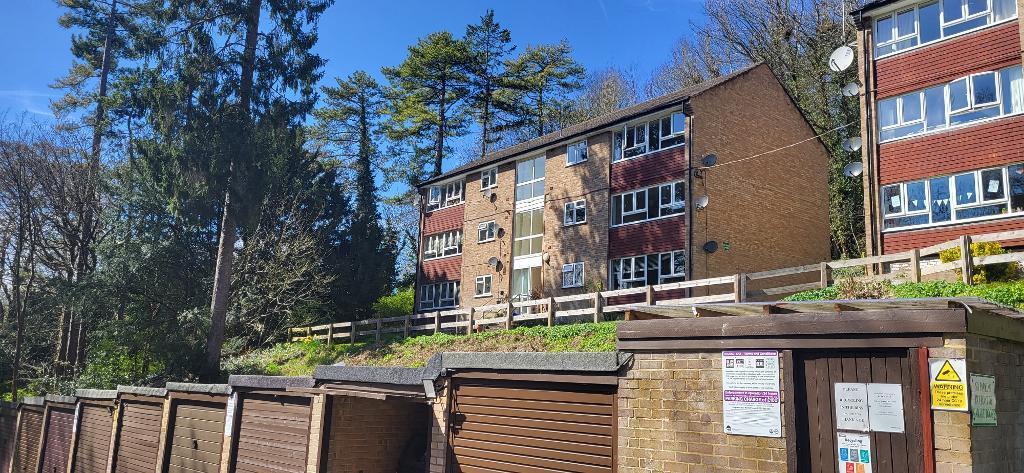 2 bed 1st Floor Flat for rent in Warlingham. From Hubbard Torlot - Sanderstead