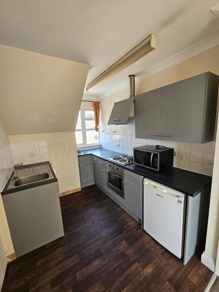 1 bed 1st Floor Flat for rent in Purley. From Hubbard Torlot - Sanderstead 1 bed 1st Floor Flat for rent in Purley. From Hubbard Torlot - Sanderstead