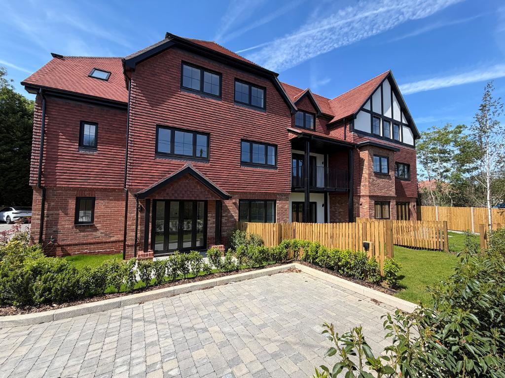 2 bed Apartment for rent in Warlingham. From Hubbard Torlot - Sanderstead