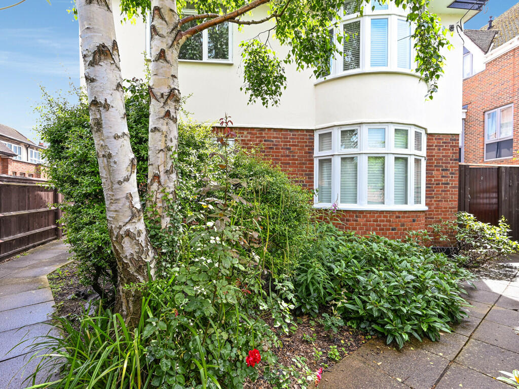 0 bed Studio for rent in Long Ditton. From Humphrey and Brand Residential - Surbiton