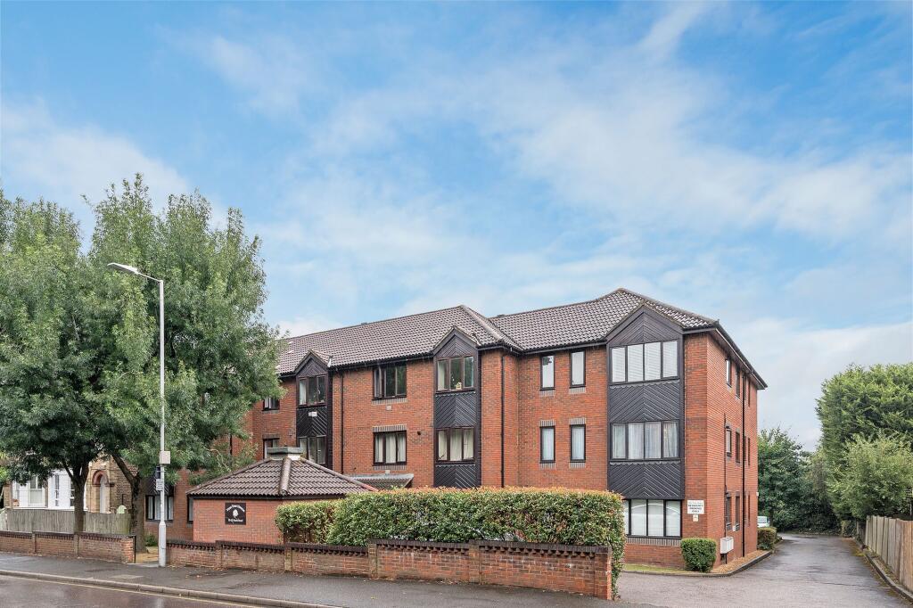 2 bed Apartment for rent in Surbiton. From Humphrey and Brand Residential - Surbiton