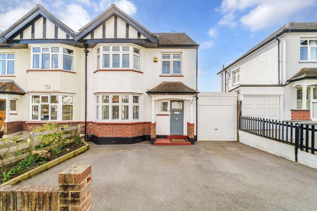 4 bed Semi Detached for rent in Long Ditton. From Humphrey and Brand Residential - Surbiton