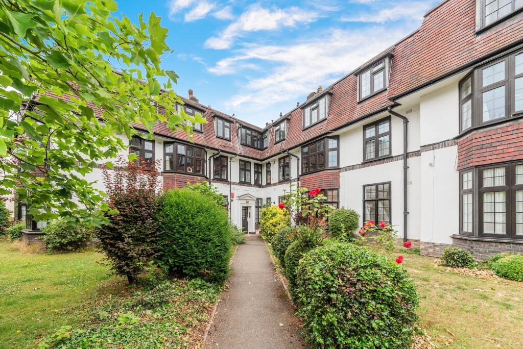 2 bed 1st Floor Flat for rent in Kingston upon Thames. From Humphrey and Brand Residential - Surbiton