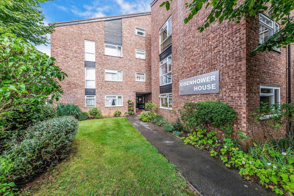 2 bed 1st Floor Flat for rent in Kingston upon Thames. From Humphrey and Brand Residential - Surbiton 2 bed 1st Floor Flat for rent in Kingston upon Thames. From Humphrey and Brand Residential - Surbiton