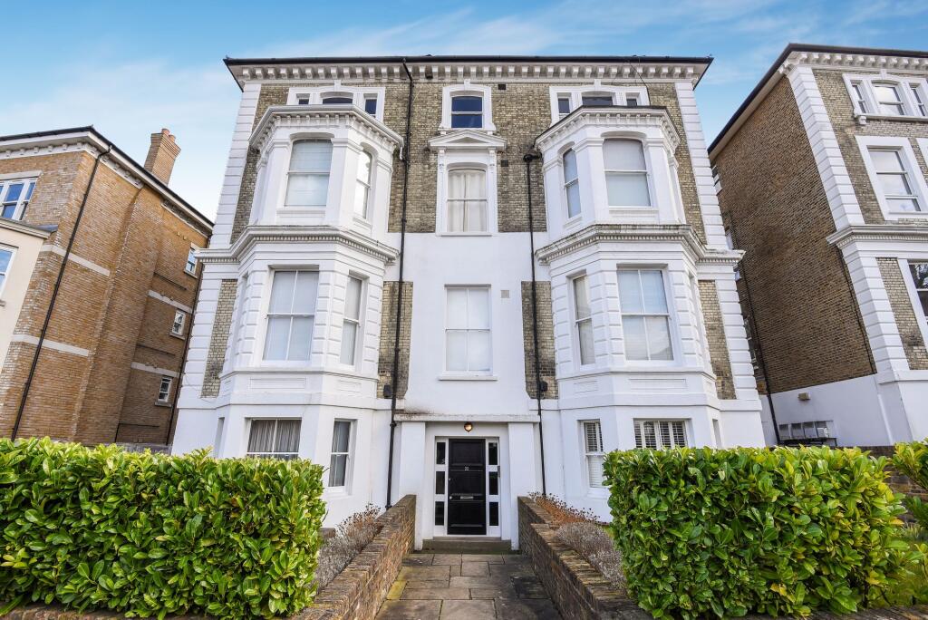 2 bed 1st Floor Flat for rent in Surbiton. From Humphrey and Brand Residential - Surbiton