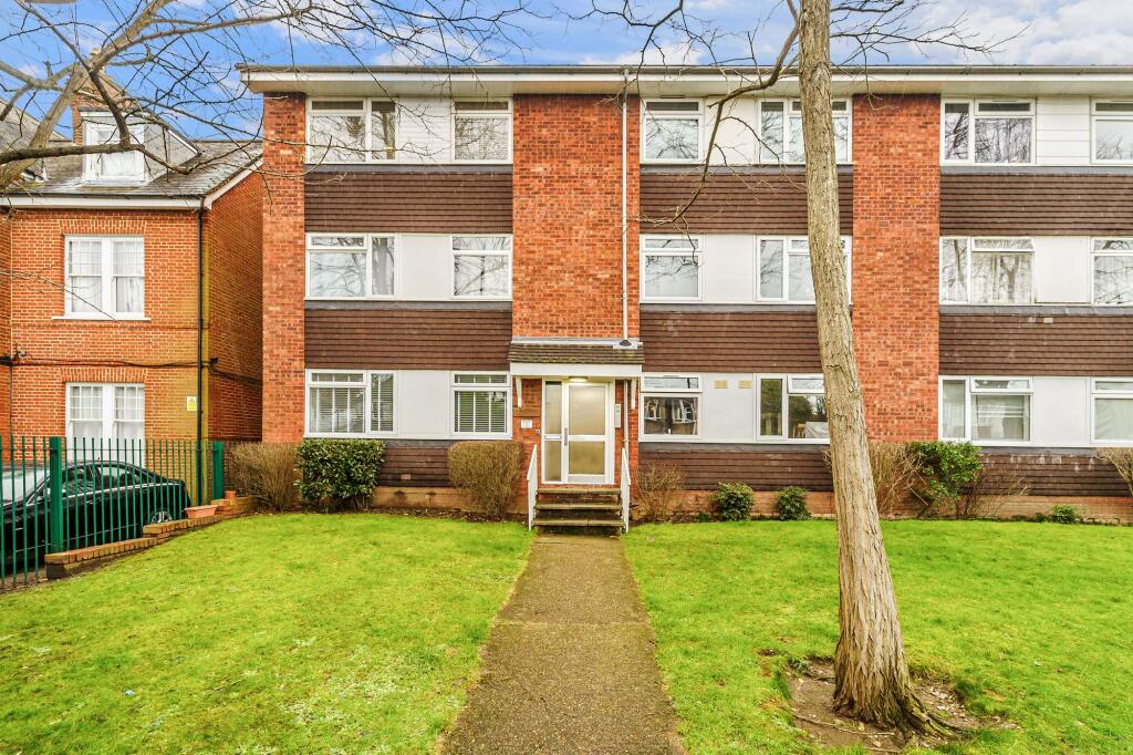 2 bed 1st Floor Flat for rent in Surbiton. From Humphrey and Brand Residential - Surbiton