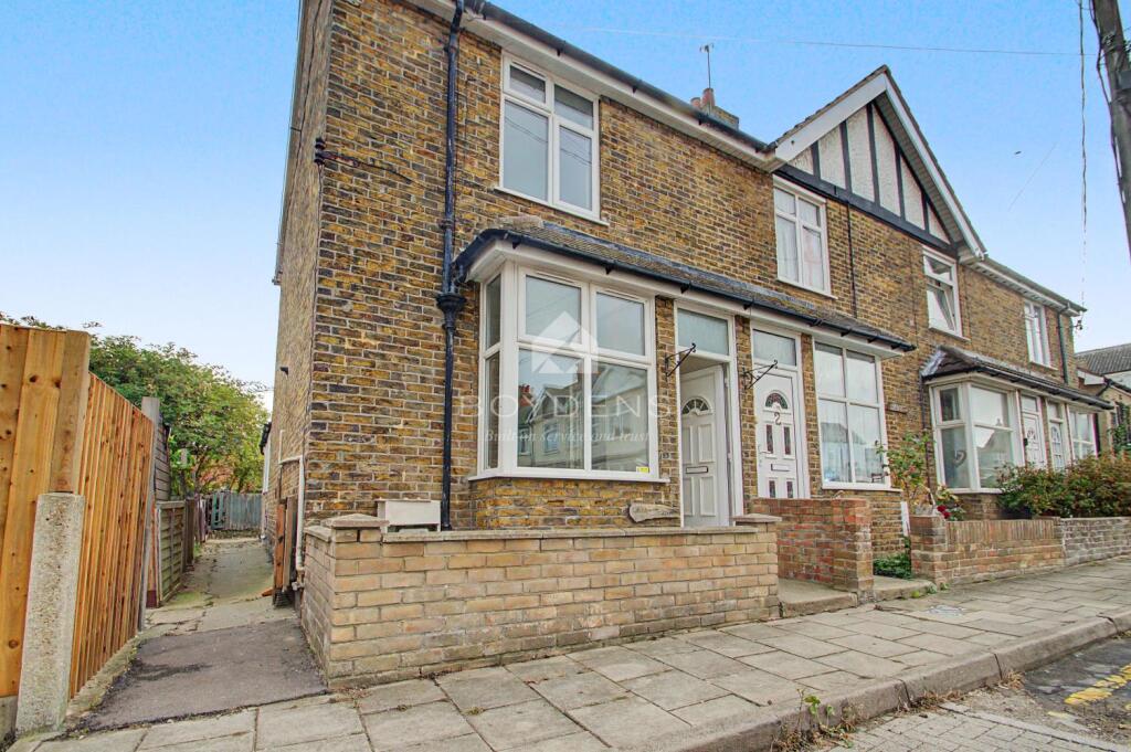 3 bed End of Terrace for rent in Walton-on-the-Naze. From Boydens - Frinton-on-Sea 3 bed End of Terrace for rent in Walton-on-the-Naze. From Boydens - Frinton-on-Sea