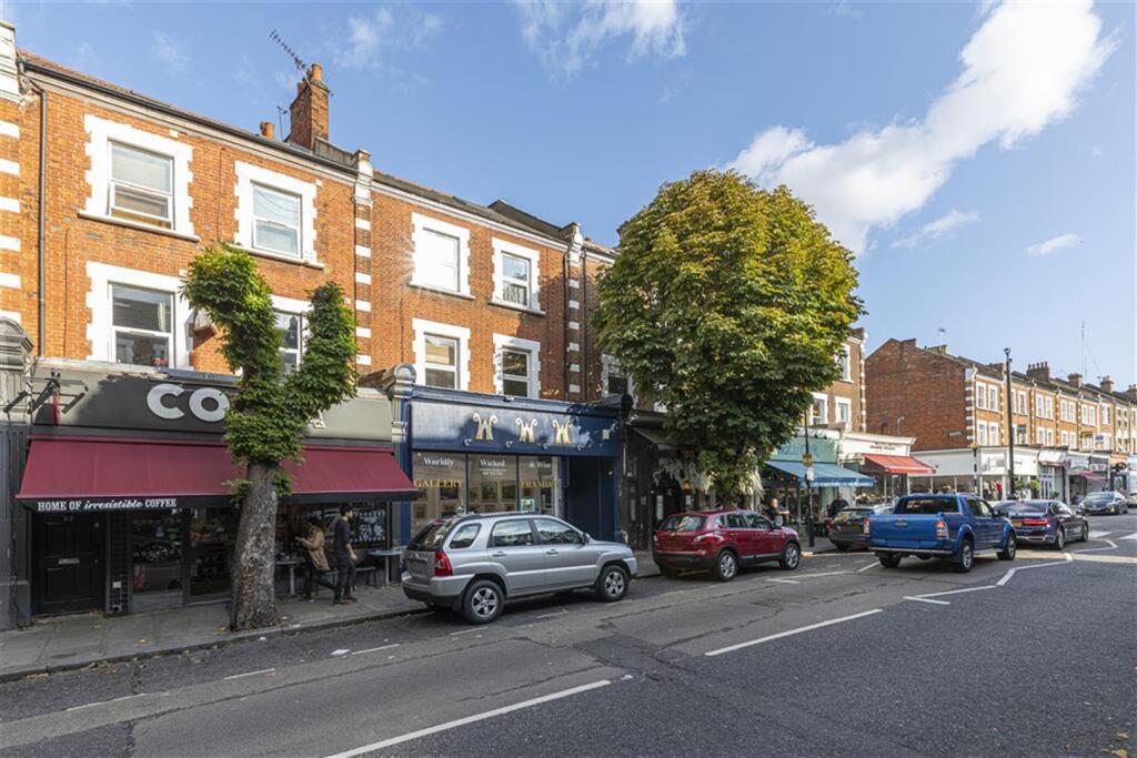 1 bed 1st Floor Flat for rent in Willesden. From Hunters - Camden