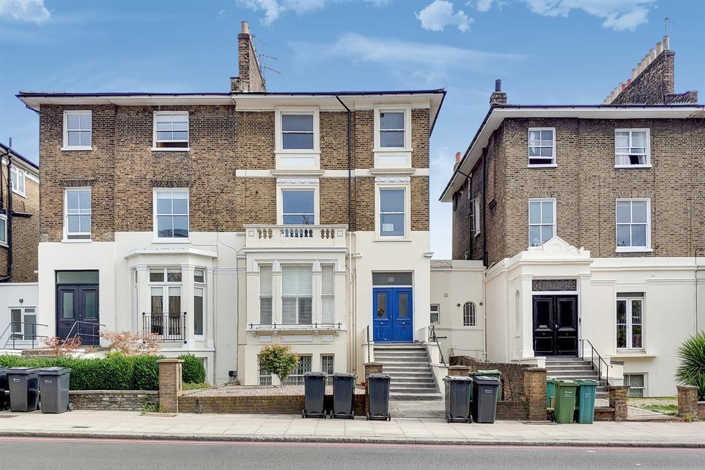 2 bed 1st Floor Flat for rent in London. From Hunters - Camden