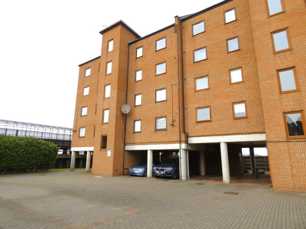 2 bed Flat for rent in Gravesend. From Hunters - Gravesend