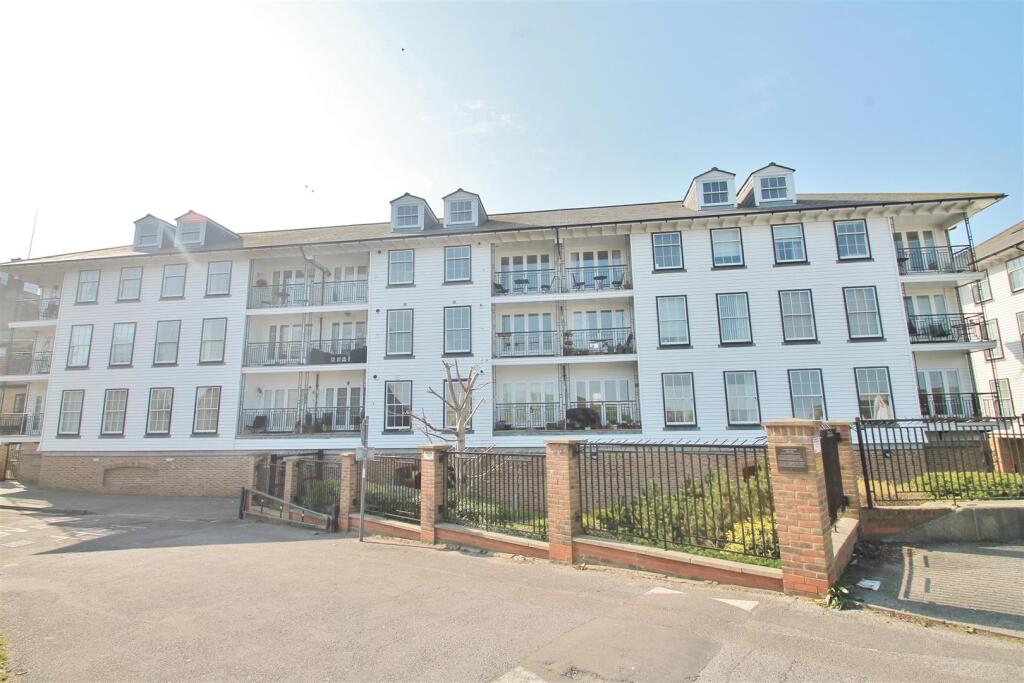 2 bed Apartment for rent in Gravesend. From Hunters - Gravesend 2 bed Apartment for rent in Gravesend. From Hunters - Gravesend