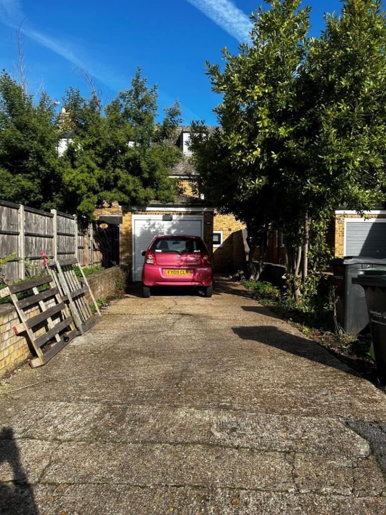 4 bed Detached for rent in Gravesend. From Hunters - Gravesend 4 bed Detached for rent in Gravesend. From Hunters - Gravesend