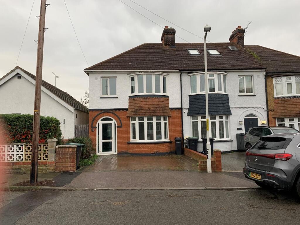 3 bed End of Terrace for rent in Gravesend. From Hunters - Gravesend
