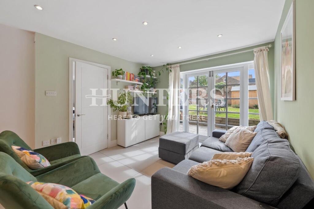 2 bed 1st Floor Flat for rent in Stoke Newington. From Hunters - Stoke Newington