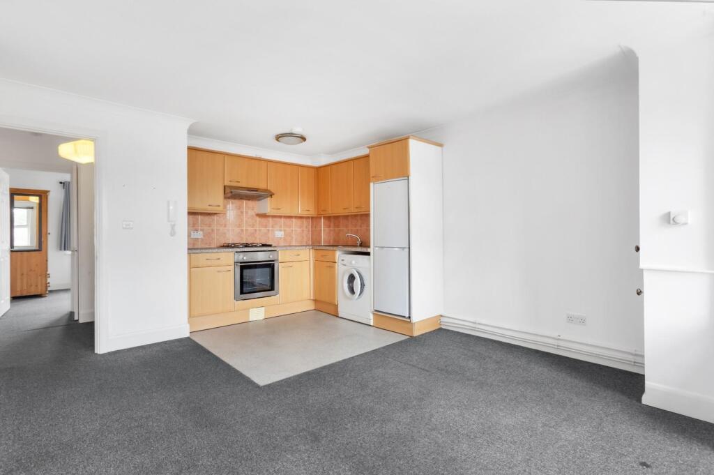 1 bed 1st Floor Flat for rent in Stoke Newington. From Hunters - Stoke Newington