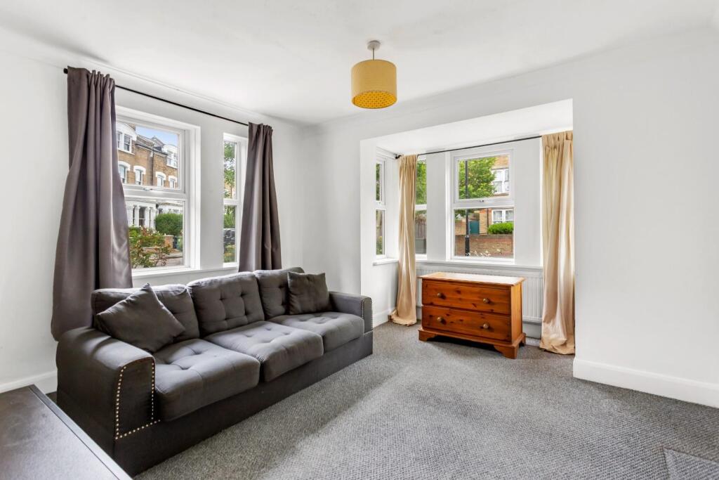 3 bed 1st Floor Flat for rent in Stoke Newington. From Hunters - Stoke Newington