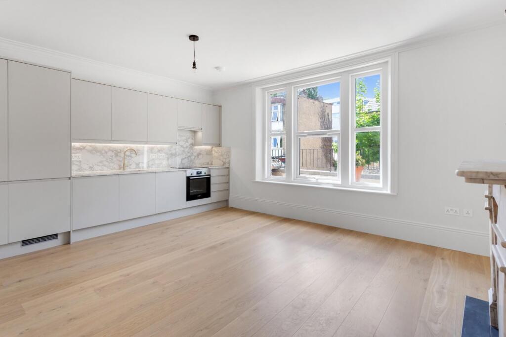1 bed 1st Floor Flat for rent in Hornsey. From Hunters - Stoke Newington