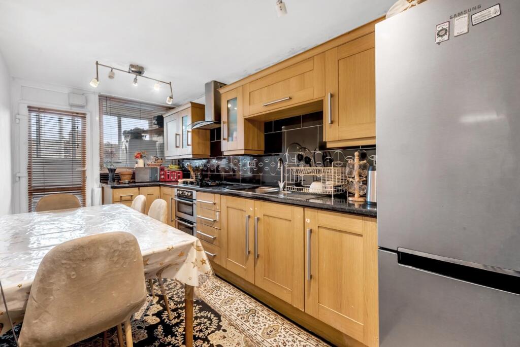 2 bed 1st Floor Flat for rent in London. From Hunters - Stoke Newington