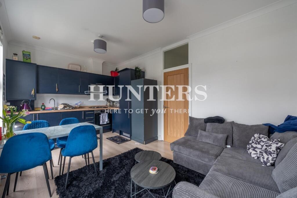 3 bed 1st Floor Flat for rent in London. From Hunters - Stoke Newington