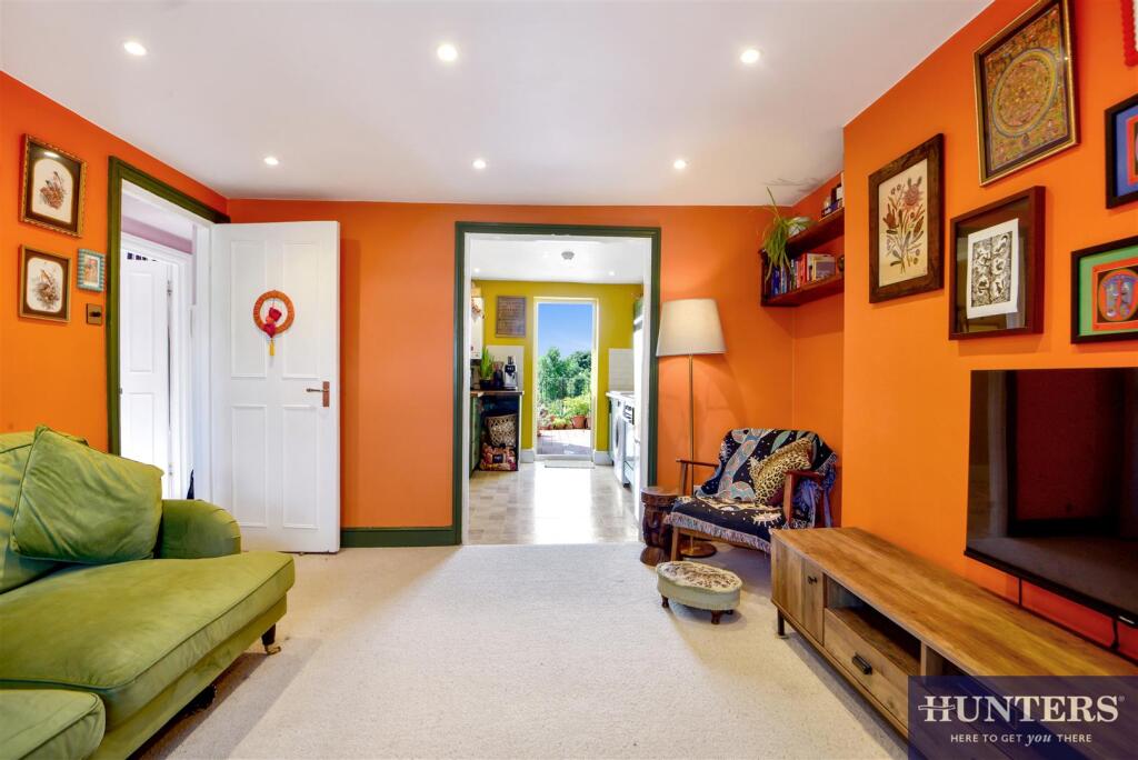 2 bed Apartment for rent in Hackney. From Hunters - Stoke Newington