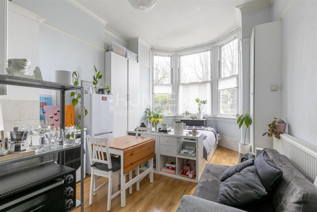 4 bed Studio for rent in London. From Hunters - Stoke Newington