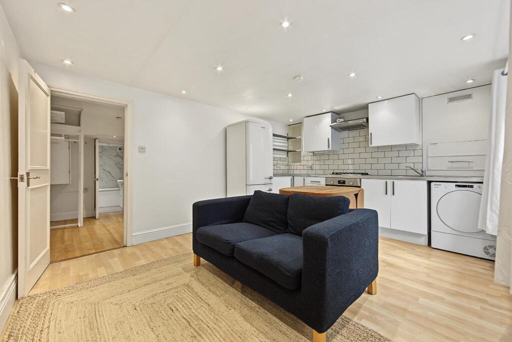 1 bed 1st Floor Flat for rent in Stoke Newington. From Hunters - Stoke Newington 1 bed 1st Floor Flat for rent in Stoke Newington. From Hunters - Stoke Newington