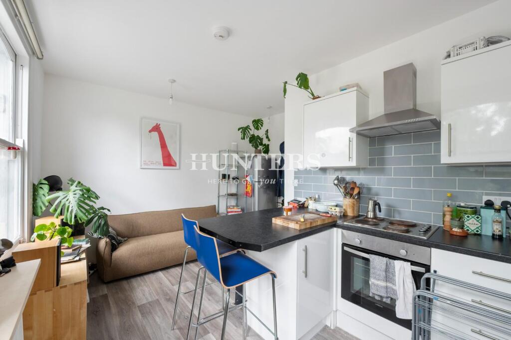 1 bed 1st Floor Flat for rent in London. From Hunters - Stoke Newington