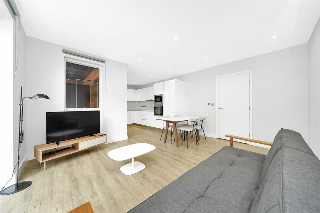 2 bed Apartment for rent in Hackney. From Hurford Salvi Carr