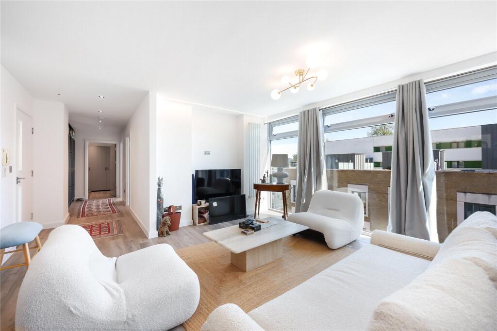 3 bed Penthouse for rent in Islington. From Hurford Salvi Carr - Islington & Shoreditch