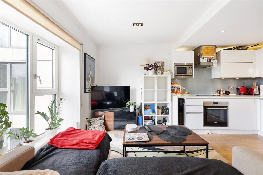 4 bed Apartment for rent in Stepney. From Hurford Salvi Carr - Islington & Shoreditch