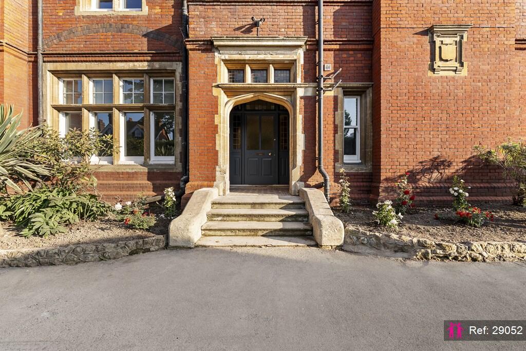 4 bed Studio for rent in Willingdon. From I AM THE AGENT 4 bed Studio for rent in Willingdon. From I AM THE AGENT