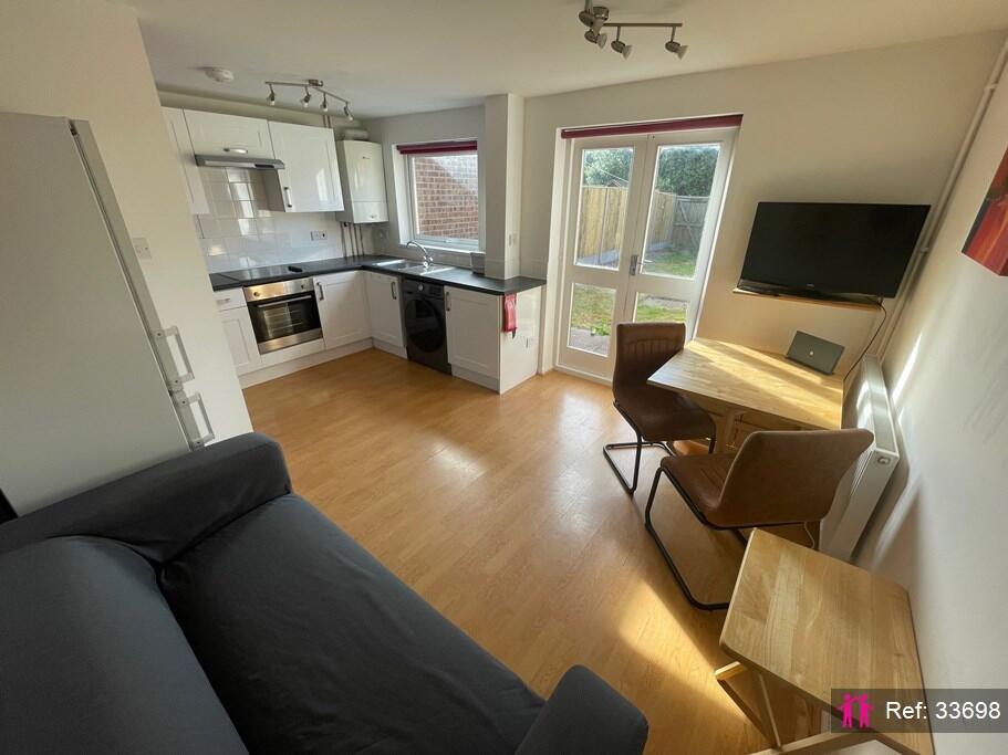 3 bed Mid Terraced House for rent in Harbledown. From I AM THE AGENT