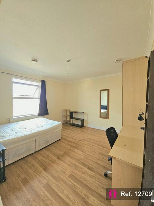 5 bed Apartment for rent in Kingston upon Thames. From I AM THE AGENT