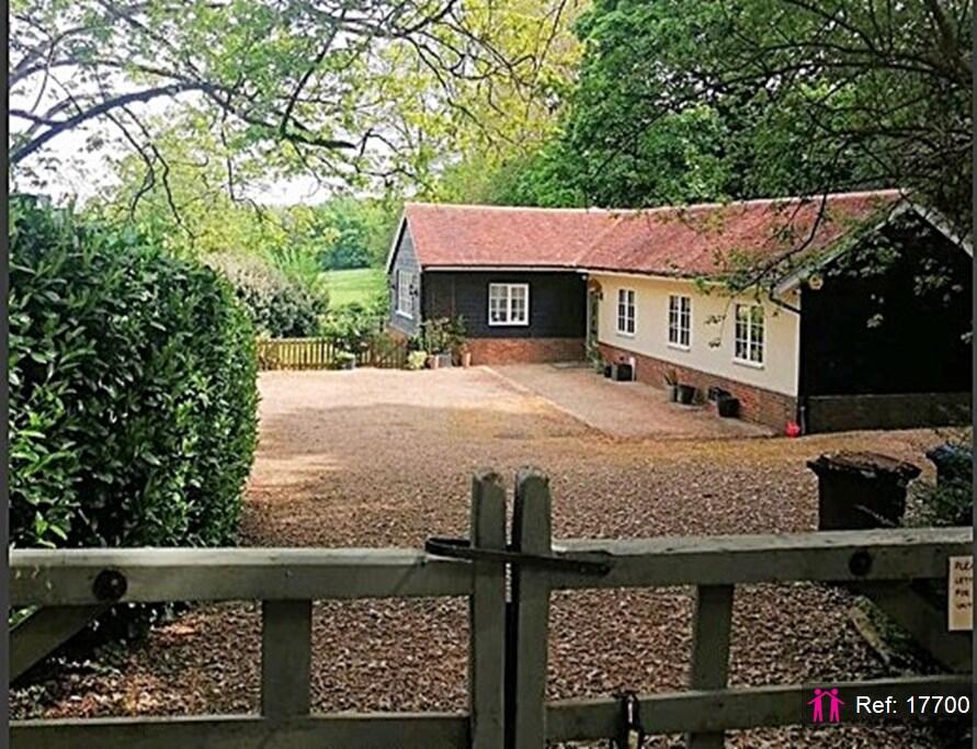 3 bed Detached for rent in Ayot Green. From I AM THE AGENT