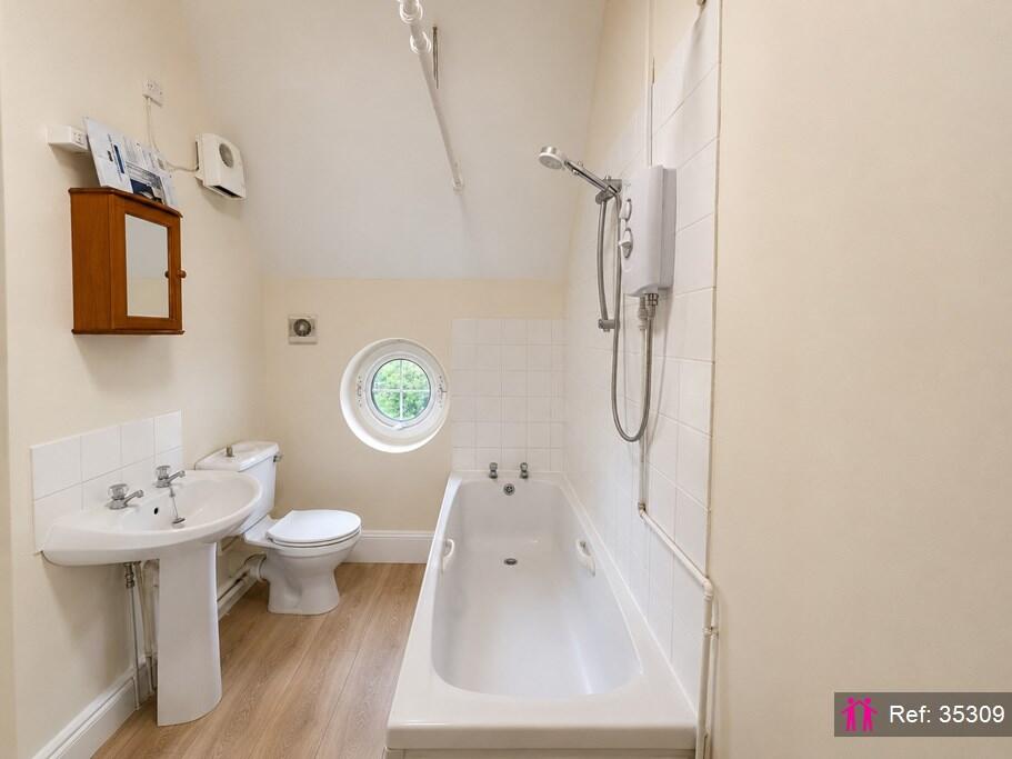 1 bed Apartment for rent in Swindon. From I AM THE AGENT