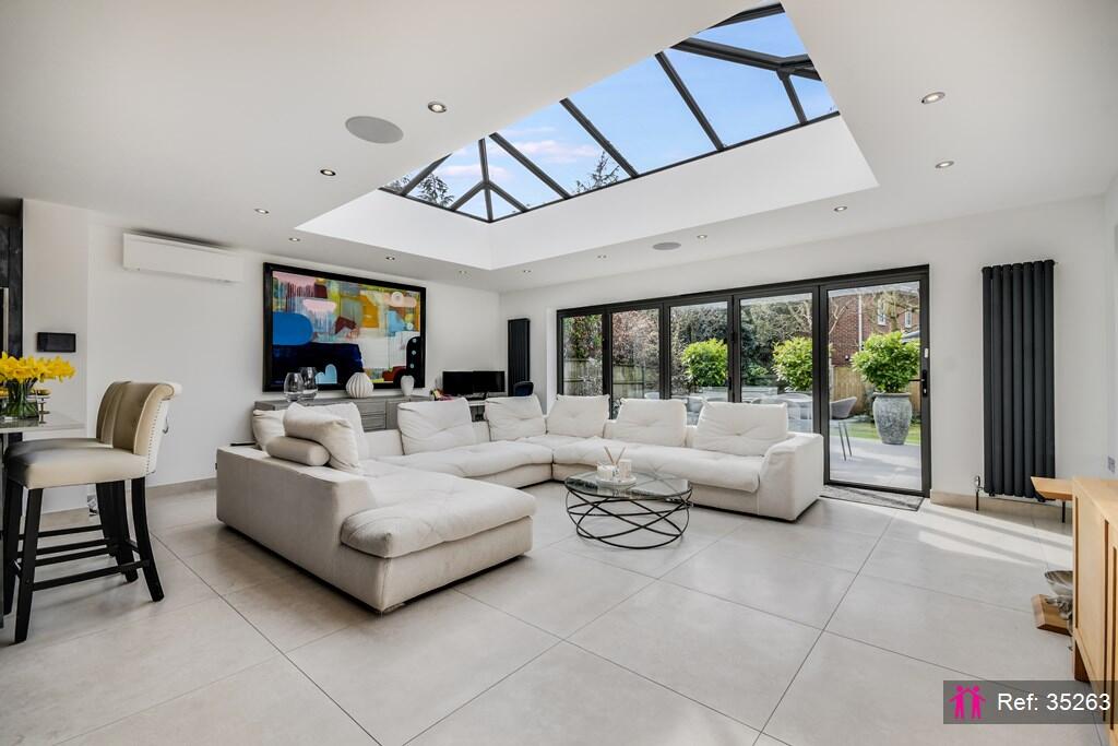 5 bed Detached for rent in Ingrave. From I AM THE AGENT