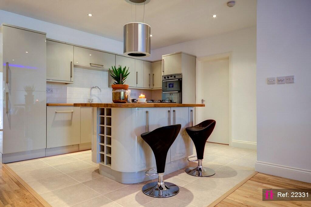2 bed Apartment for rent in Battersea. From I AM THE AGENT