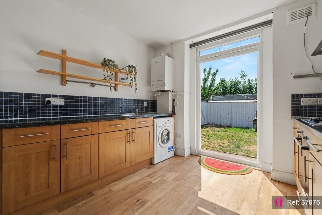 2 bed Annexe for rent in Willesden. From I AM THE AGENT