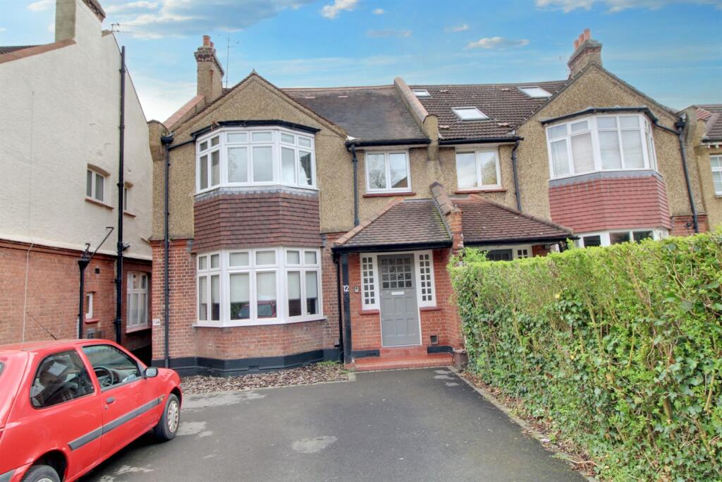 3 bed Maisonette for rent in Crews Hill. From Ian Gibbs Estate and Letting Agents