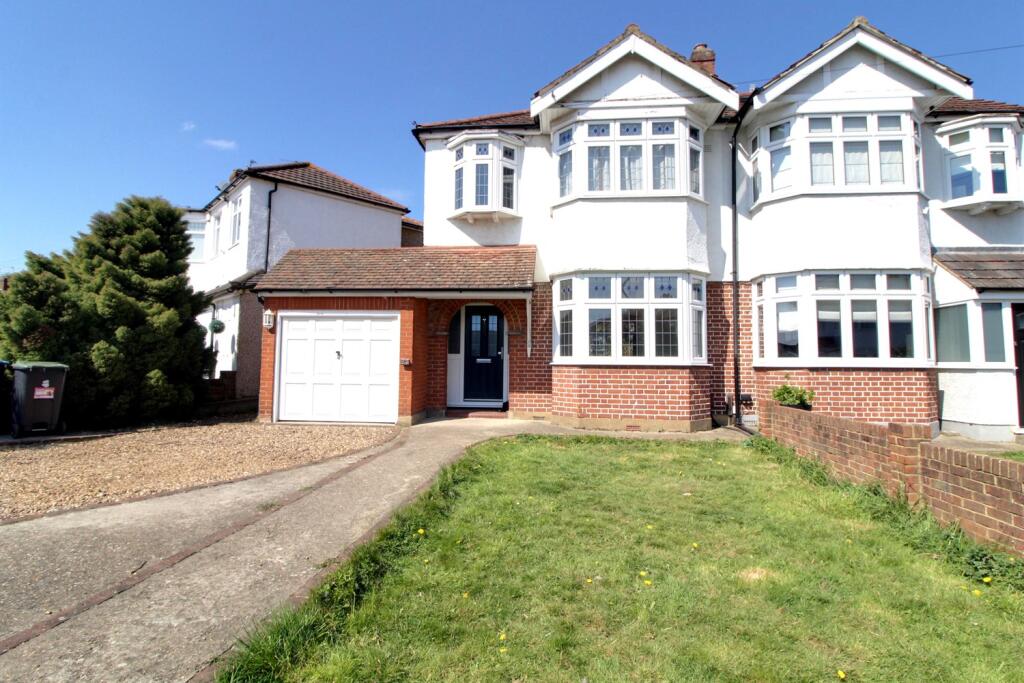 3 bed Semi Detached for rent in Crews Hill. From Ian Gibbs - Enfield
