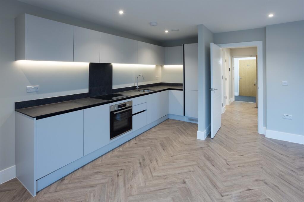 1 bed 1st Floor Flat for rent in Edmonton. From Ian Gibbs - Enfield