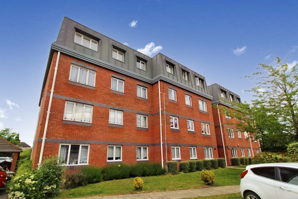 2 bed 1st Floor Flat for rent in Hatfield. From Ian Gibbs - Enfield