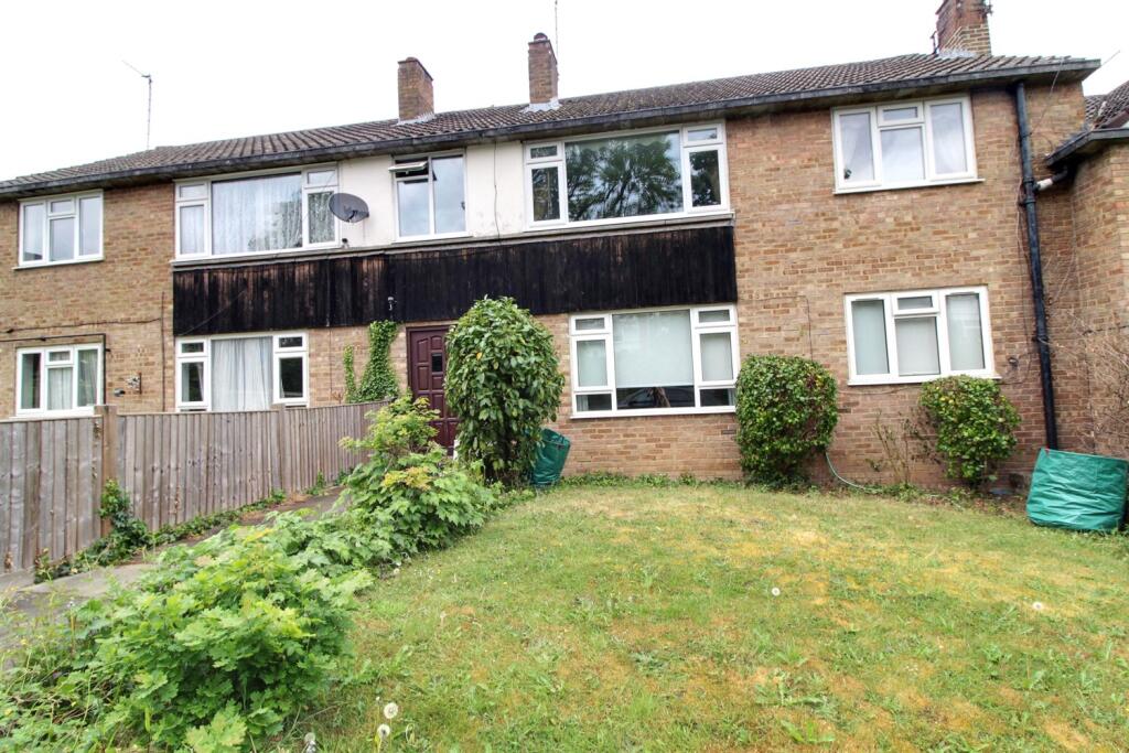 2 bed 1st Floor Flat for rent in Crews Hill. From Ian Gibbs - Enfield